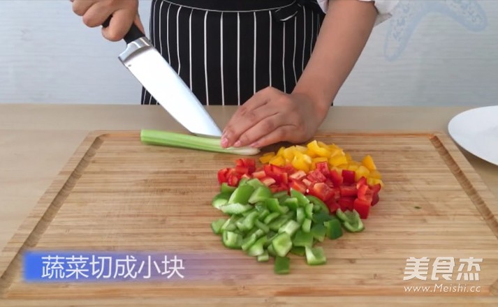 【五彩鱿鱼卷】——一道口味清爽靓丽的菜