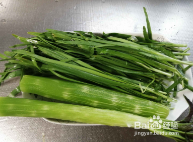 莴苣炒韭菜的做法