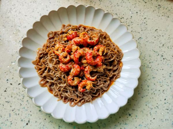 捞汁虾尾荞麦面