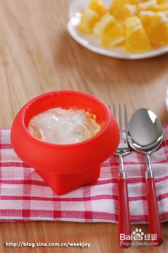 香橙香蕉蒸蛋+清炒茼蒿杆+小咸菜+馒头+橙子