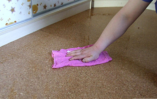 怎么安装粘贴式软木地板