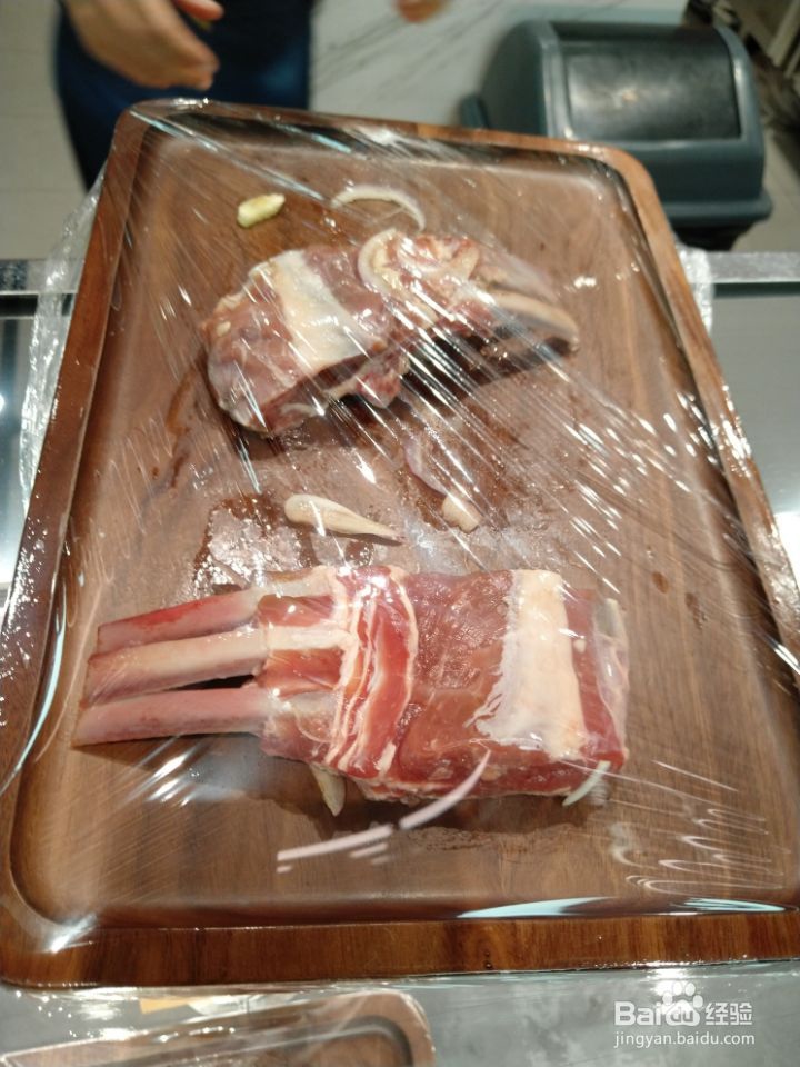 如何制作煎羊排