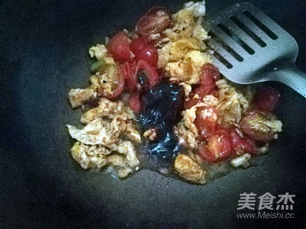 小柿子鸡蛋面片汤