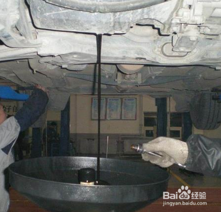 汽车的机油多久更换一次