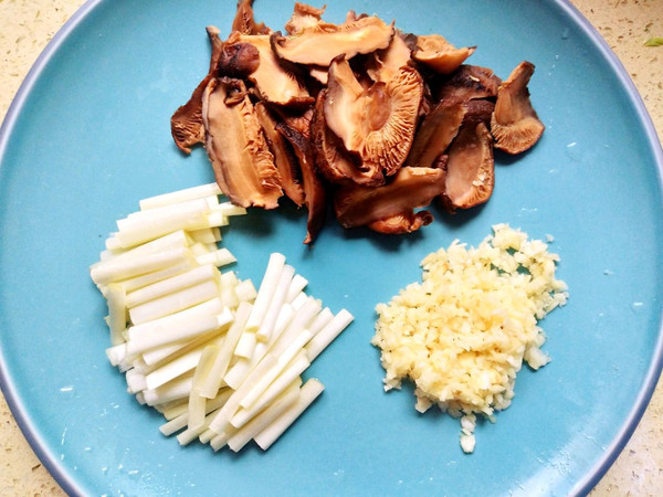 韭黄香菇上海青