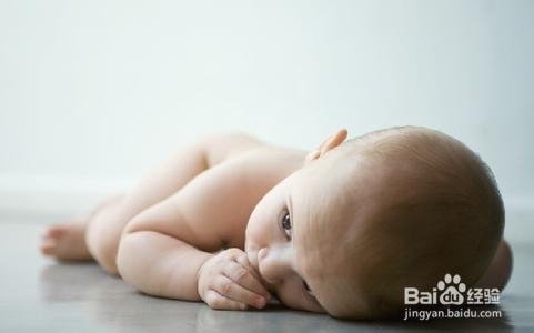 小朋友流鼻血 父母如何正确处理?