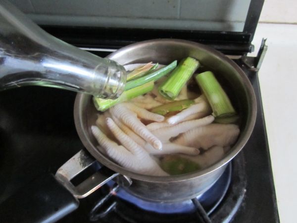 泡椒凤爪什锦菜