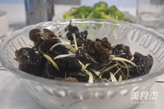 凉拌木耳的做法