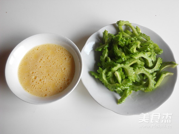 苦瓜炒蛋的做法