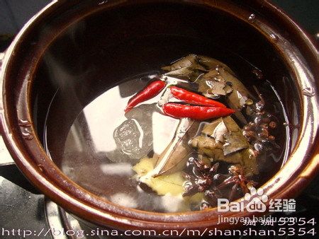 酥香肉嫩的江苏名菜－无锡骨