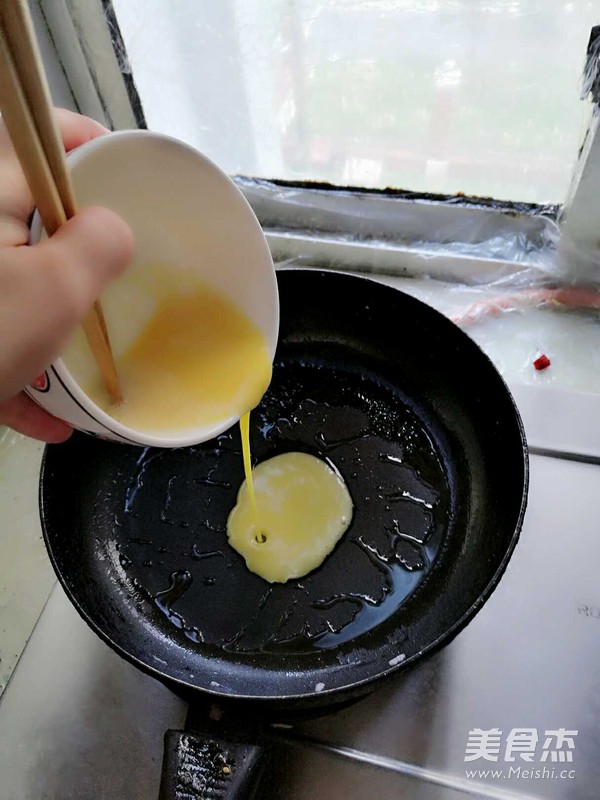 蘑菇鸡蛋汤的做法