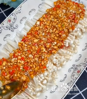 如何做金针菇粉丝火腿煲？