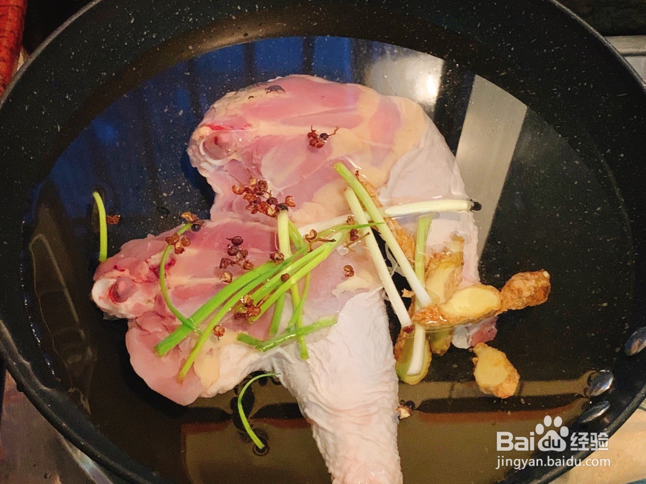 柠檬手撕鸡腿肉的做法
