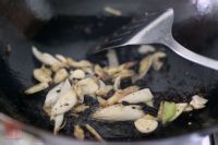 少油版家常炒海螺肉