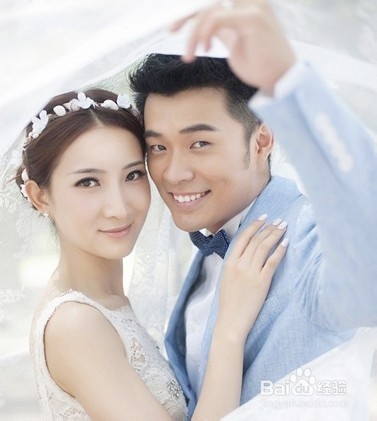 陈赫浪漫婚纱照曝光 许婧花环盘发唯美清新
