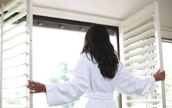 游泳后的湿气如何解决?