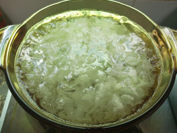 黄桃蔓越莓鲜银耳羹