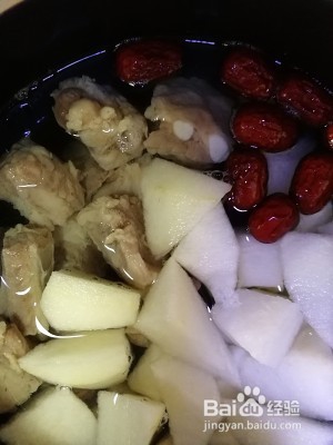 梨汤排骨制作过程