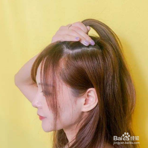 女生刘海往后揪的梳法