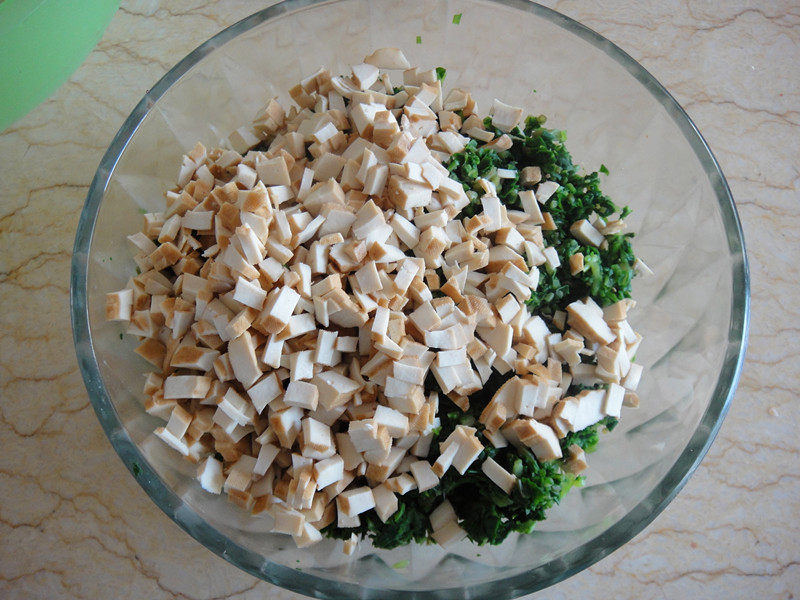 教你做马兰头松仁拌香干,真是难得的美味