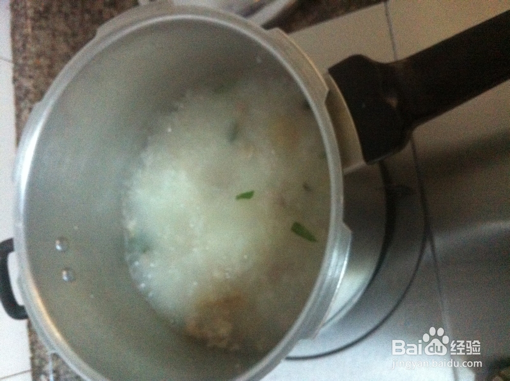 大人宝宝最爱的营养鳕鱼肉沫瑶柱粥