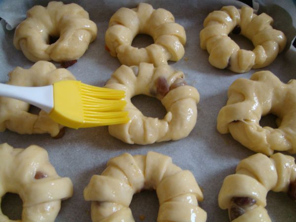 葡萄干花形面包