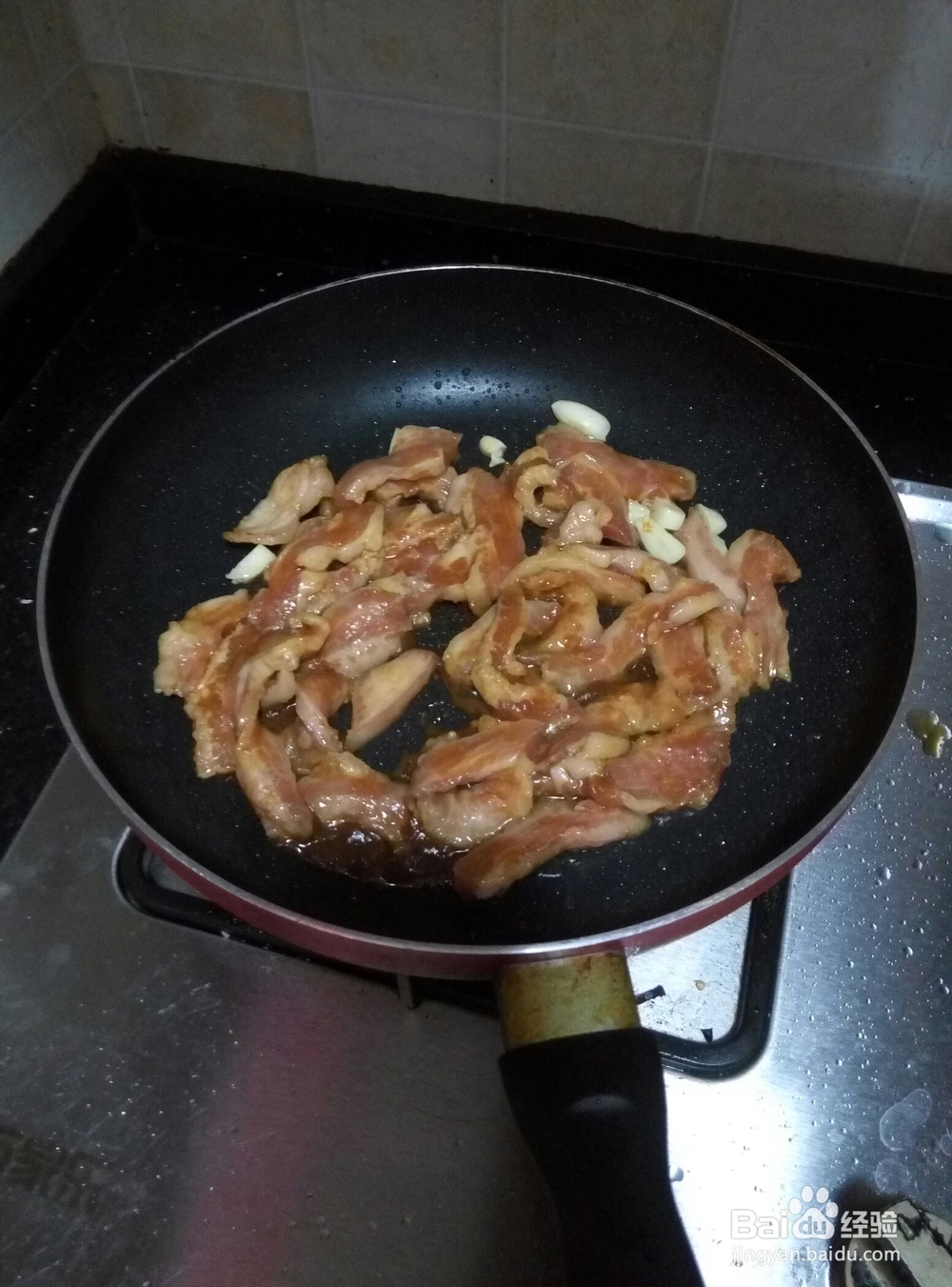 怎么做洋葱猪颈肉?