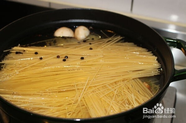 面食料理之香肠鸡肉意大利细面