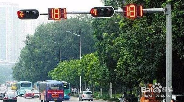 这样踩油门太费油,教你如何省油的技巧