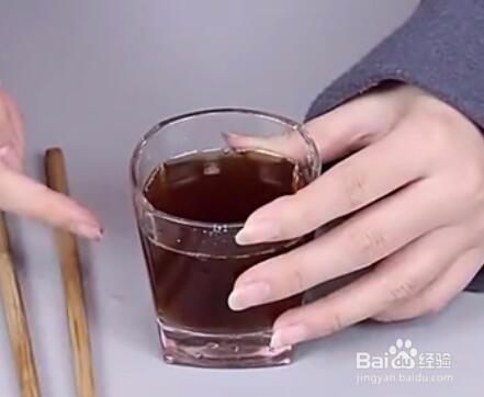 白醋刷牙的正确方法