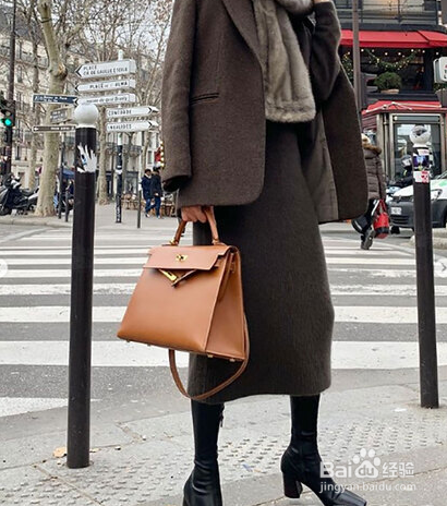 半身裙+长靴”懒人穿搭组合 一秒隐形粗腿巨显瘦