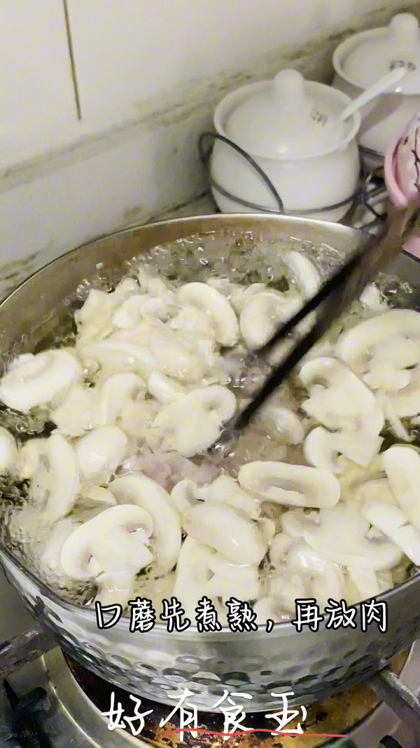 菠菜面跟口蘑一起很鲜甜