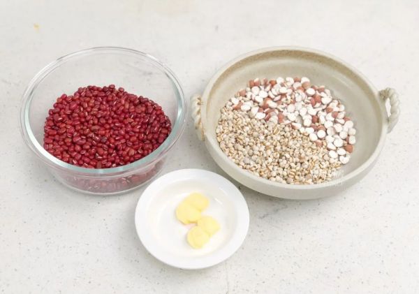 红豆薏米芡实糕