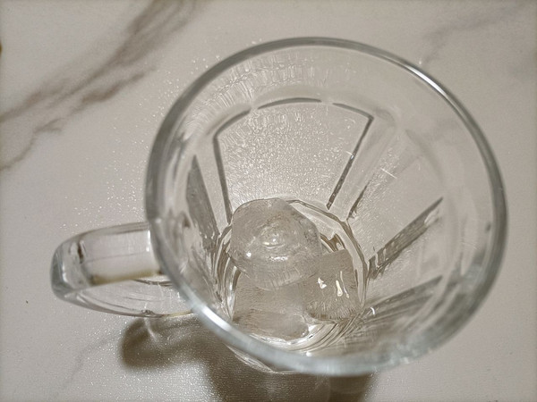 茉莉绿茶桃桃饮