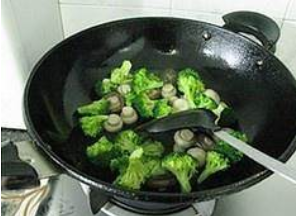 蚝油双菇西兰花的做法