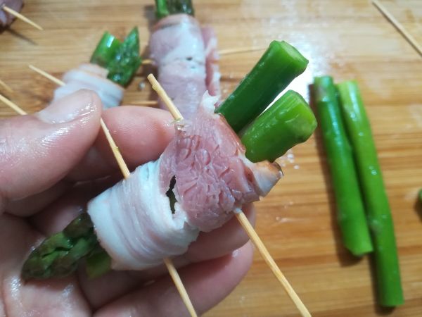 香煎培根芦笋卷