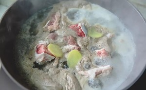 山药玉米火腿骨汤的美味做法