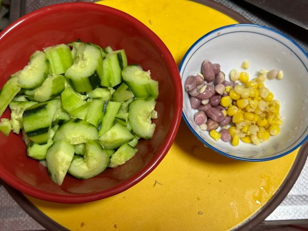 凉菜捞汁青瓜拌花生