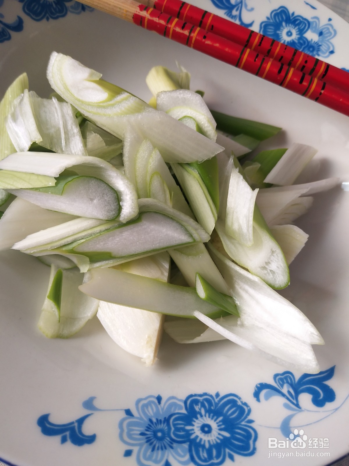 怎样做大葱爆火腿肠