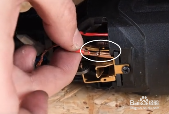 角磨机碳刷怎么换