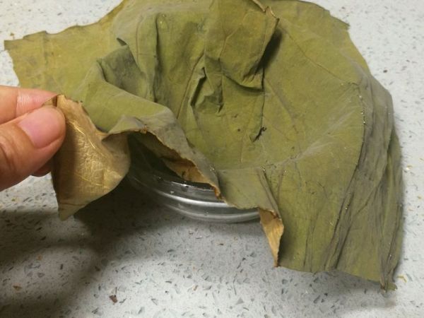 五香腊肉荷叶粽