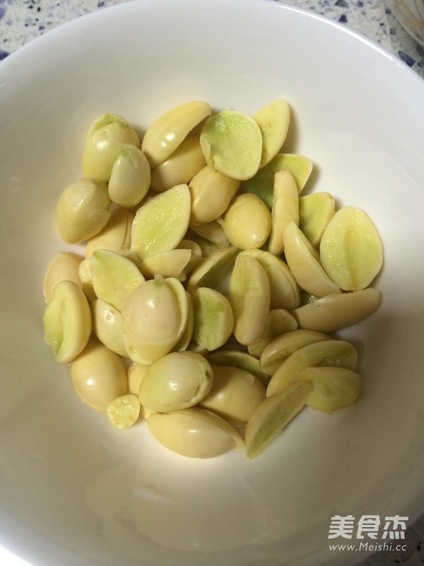 鹌鹑蛋白果糖水