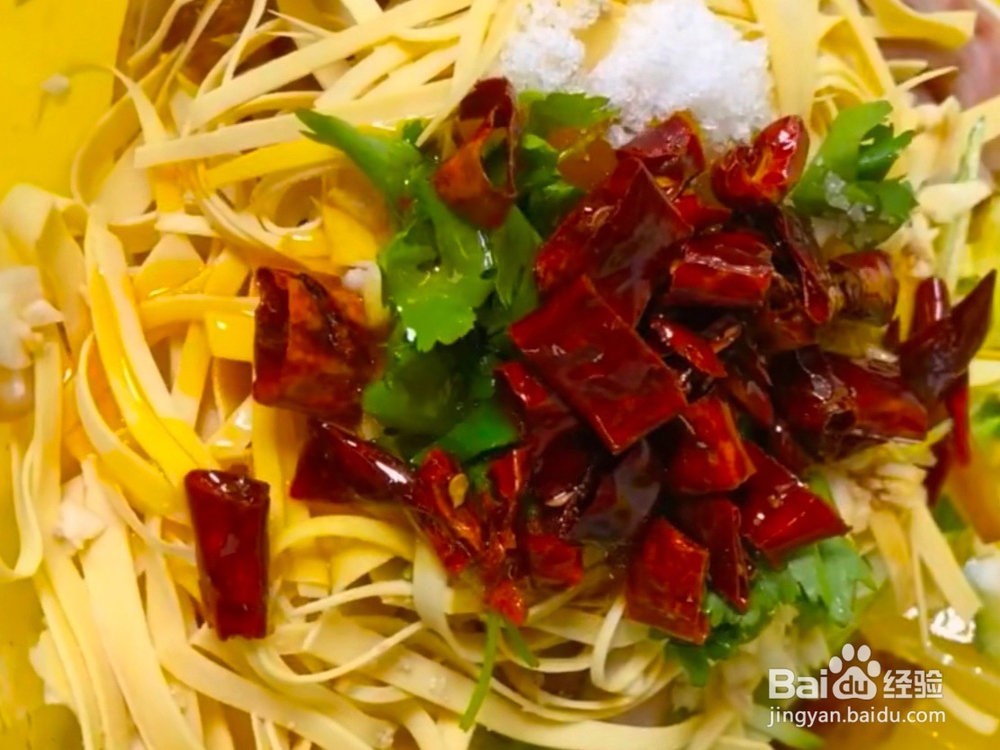 干豆腐拌猪耳朵的教程