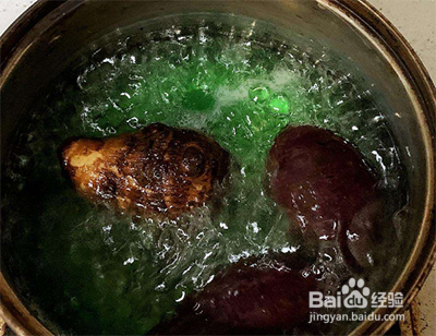 紫薯煮完水怎么变绿了