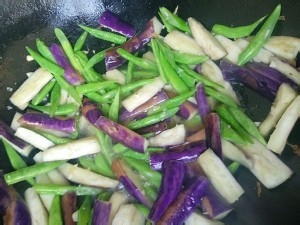 食补佳品家常烧茄子烧豆角的做法
