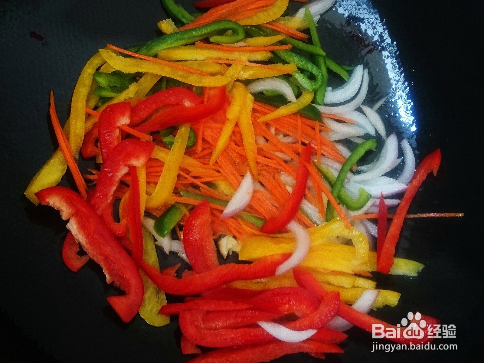 彩椒牛肉炒面的做法