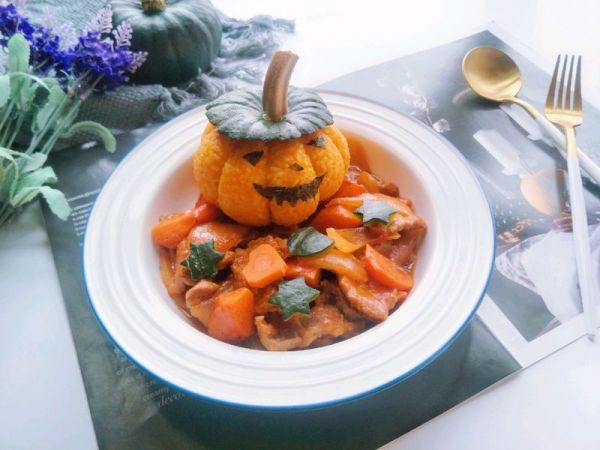 番茄红烩牛肉南瓜饭