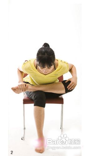 白领简单椅子瑜伽 瘦身又解乏。