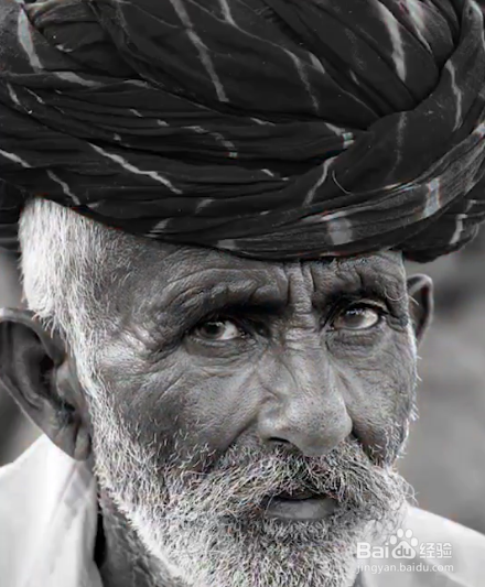 如何将彩色照片变为黑白照片