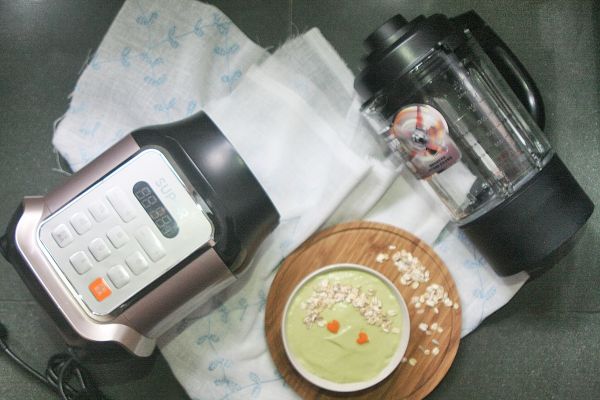 燕麦牛油果奶昔